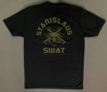 Load image into Gallery viewer, Green, Black and Heather Gray short sleeve t-shirt&#39;s with skull &amp; rifle logo
